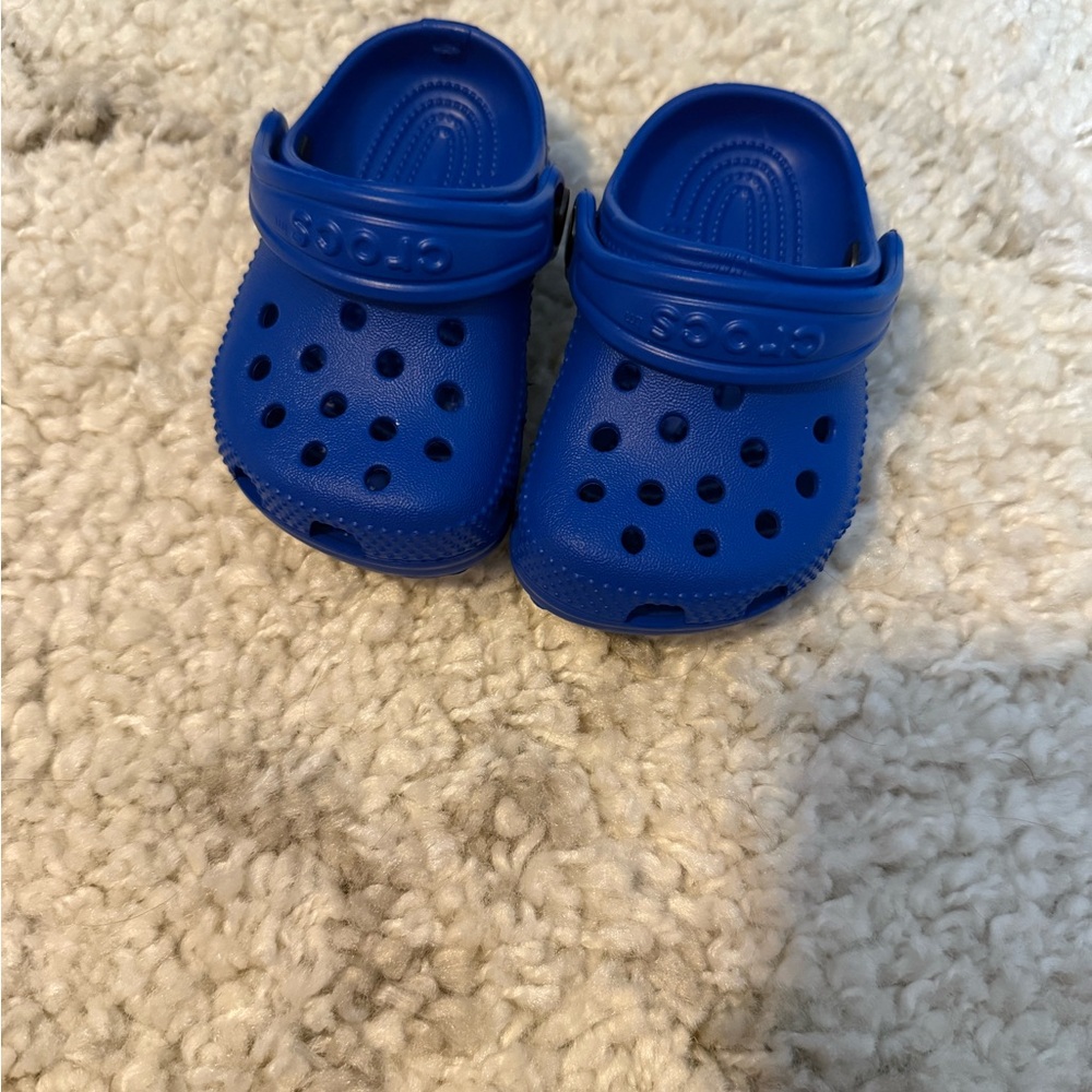 CROCS